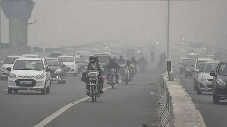 Delhi: AQI at 367 'very poor' category in areas around India Gate as per CPCB Delhi