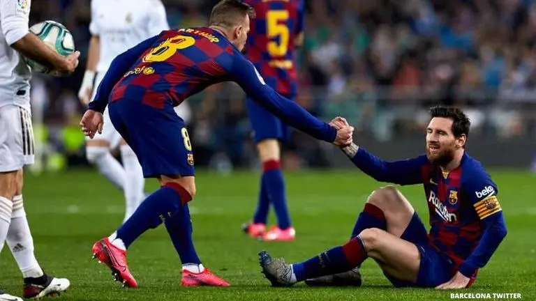 Lionel Messi furious with Barcelona's assistant coach after El Clasico chat: Watch Lionel Messi