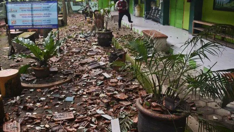 Indonesia: At least 8 killed, over 30 injured after 6.0 earthquake strikes Java, Bali Image: AP