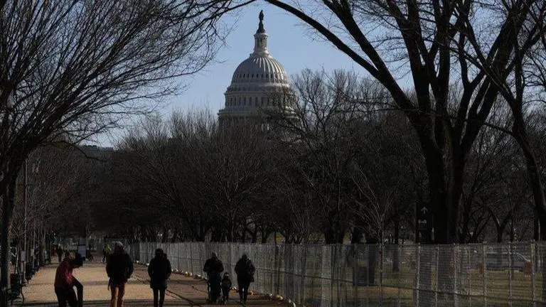 US: White House begins talks with lawmakers on COVID-19 relief