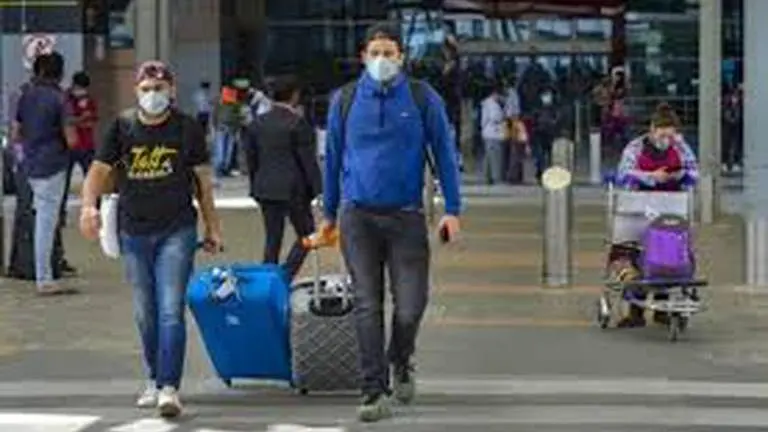 Chaotic scenes witnessed at Delhi airport, passengers complain Delhi airport