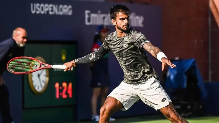 Qualifier Nagal topples 2nd-seed Garin to reach his 1st ever ATP quarterfinal