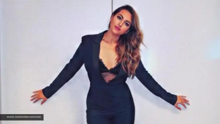 Sonakshi Sinha reveals she has a 'paw-dorable' work-out partner and we are in awe! sonakshi sinha