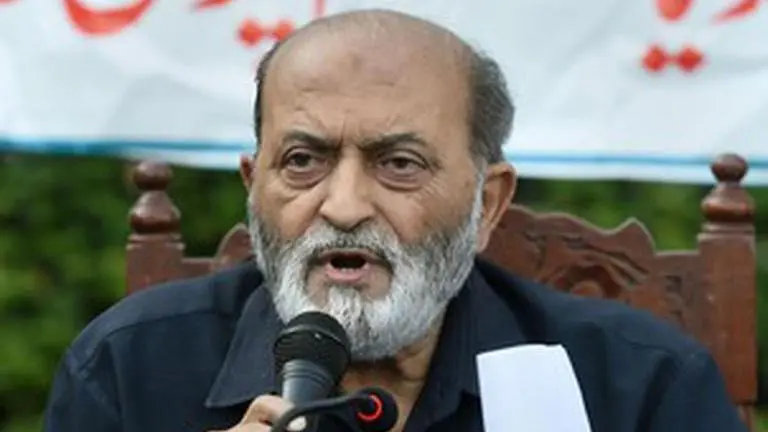 AIMPLB for review of SC verdict in Ayodhya case, against taking alternative 5-acre plot