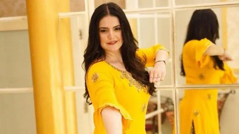 Zareen Khan shares a video performing Kathak, says 'love learning different dance forms' Zareen Khan
