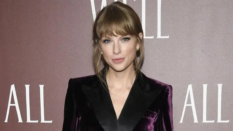 Taylor Swift cried on stage due to Joe Alwyn break up? Swifties react to old video taylor swift