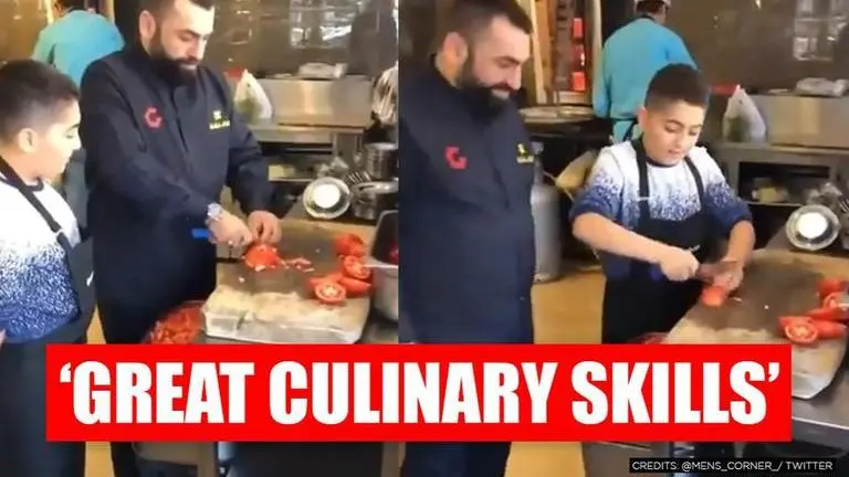 Restaurant owner’s son imitates dad well in chopping skills, netizens all hearts Restaurant owner