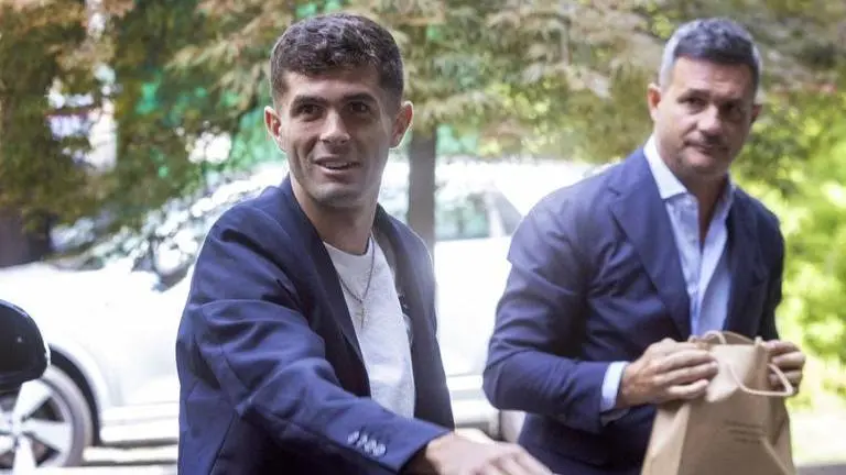 Christian Pulisic signs with US-owned AC Milan to revive his club career before home World Cup Christian Pulisic signs with US-owned AC Milan to revive his club career before home World Cup