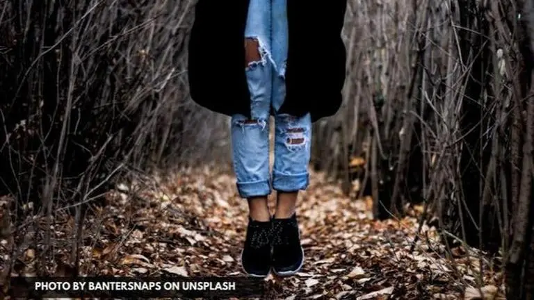 How do you make your own ripped jeans