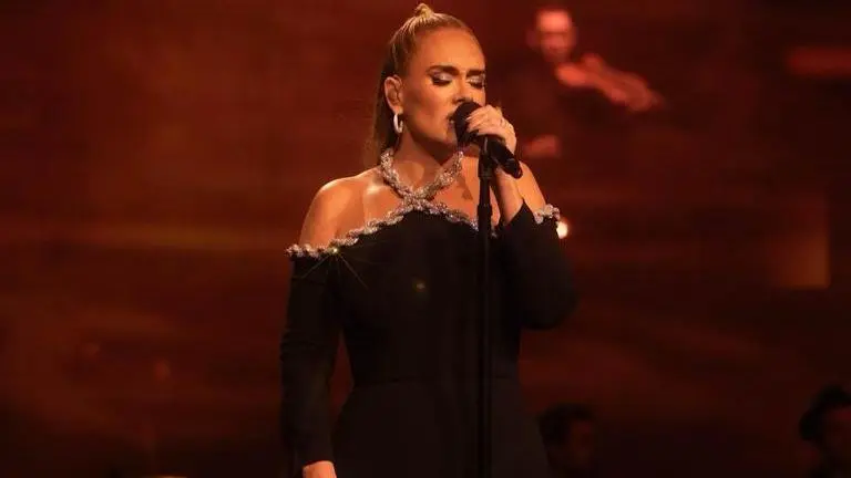 Adele suffers from Sciatica - Know its symptoms, causes, treatment adele