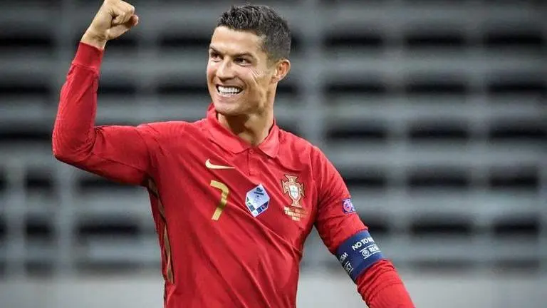 Cristiano Ronaldo becomes 1st person to garner 400 million followers on Instagram Cristiano Ronaldo