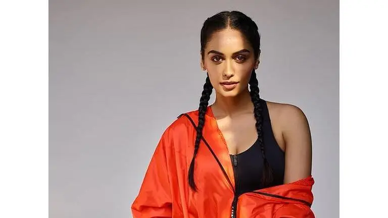 Manushi Chhillar shares picture from Maldives, fans say 'beautiful view with beauty queen' Manushi Chhillar