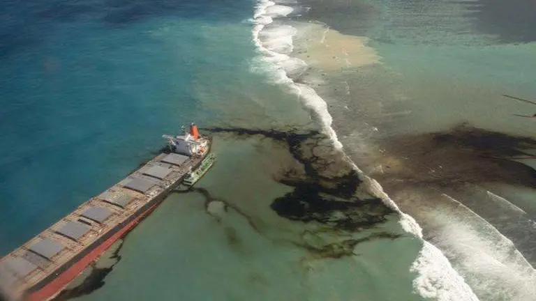 Mauritius seeks compensation as oil spill cleanup continues