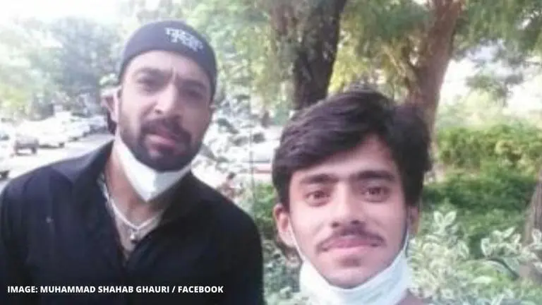 Pakistan fan takes selfie with Haris Rauf, oddly realises later that pacer has coronavirus Pakistan