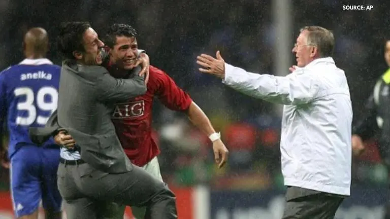 Gary Neville's role in Cristiano Ronaldo's move to Manchester United revealed Gary Neville