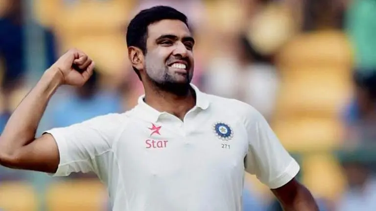 Ashwin's double blow reduce Australia to 65/3 at lunch