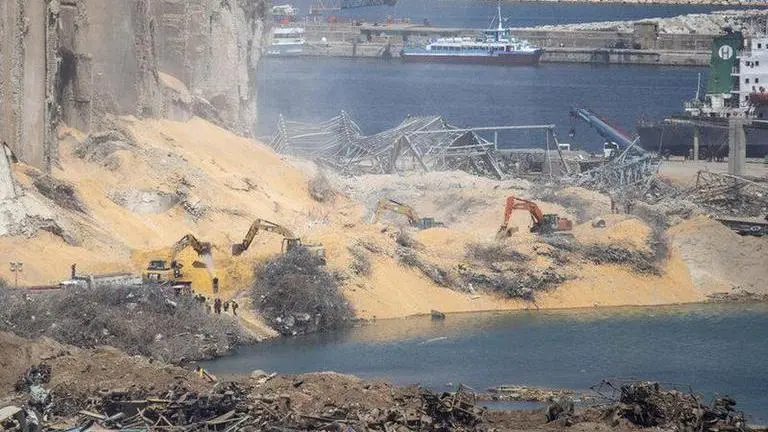 Beirut port 'temporarily functional', over 1,000 tonnes of goods offloaded: Spokesperson Beirut port 'temporarily functional', 1000 tons of UN aid offloaded: Spokesperson