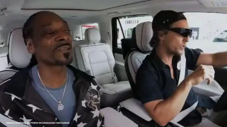 Matthew McConaughey shares carpool video with Snoop Dogg; fans call them 'living legends' Source: Matthew McConaughey Instagram