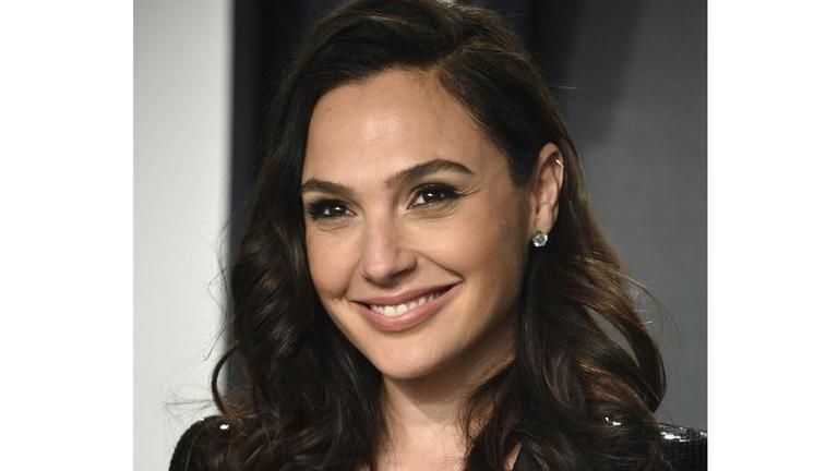 Gal Gadot opens up about playing Evil Queen in 'Snow White' remake: 'It ...