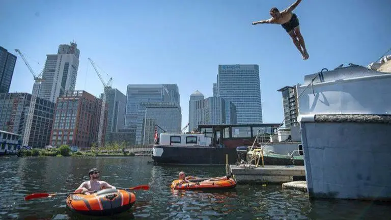 Beaches packed as UK records hottest day of year