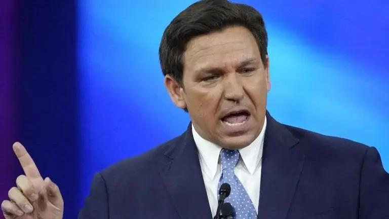 Ron DeSantis announces 2024 White House bid on glitchy Twitter stream Ron DeSantis