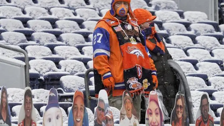 Chiefs rout Broncos 43-16 as Mahomes barely breaks a sweat