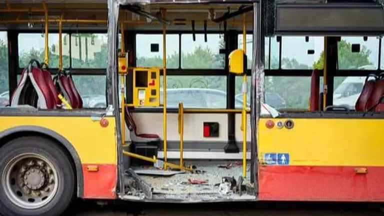 Bus accident in northern India kills at least 14, hurts 35