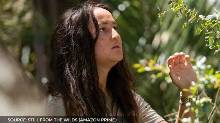 does martha die in the wilds