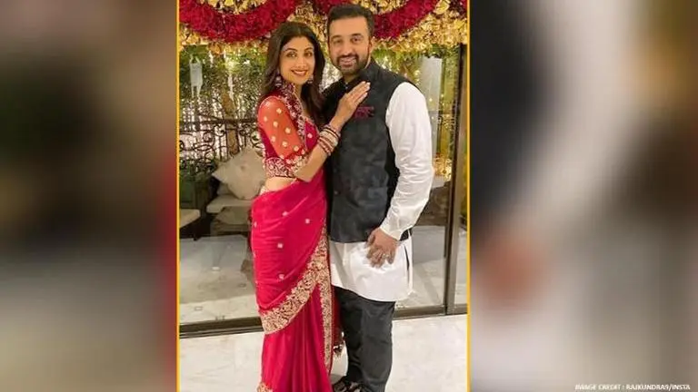 Cheating complaint lodged against actor Shilpa Shetty, husband Raj Kundra Shilpa Shetty-Raj Kundra accused of cheating, NRI files complaint after Rs 18 lakh loss