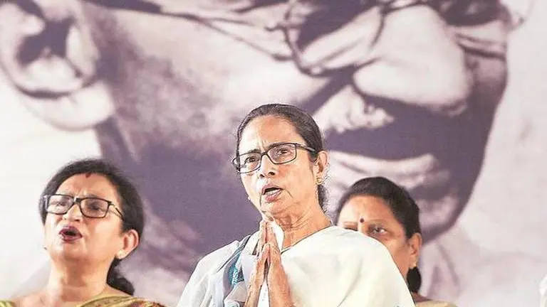 Mamata pays homage to Mahatma Gandhi