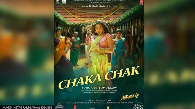 'Atrangi Re': Sara Ali Khan dances with paparazzi on 'Chaka Chak'; netizens drop 'hearts' Atrangi Re