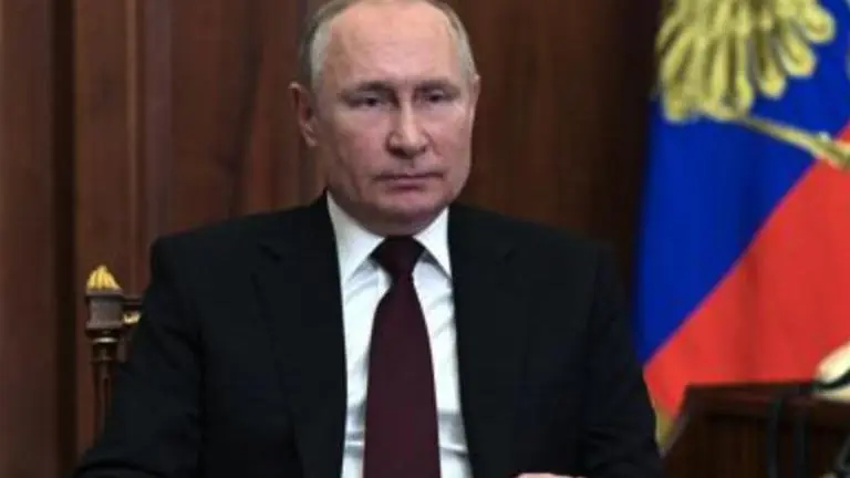 Russian court tells schools in St. Petersburg to buy grenades and rifles: Report Russia