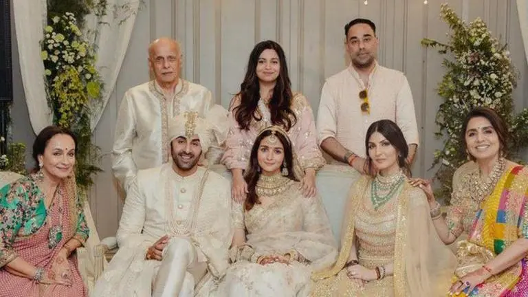 Kapoors & Bhatts: Ranbir-Alia in unseen picture-perfect moment with each other's families alia bhatt, ranbir kapoor, mahesh bhatt