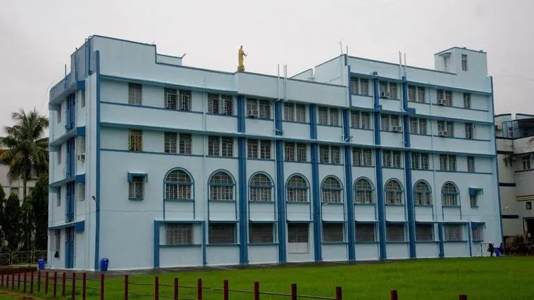 BMC asks Mumbai schools to display names in Marathi script on large signboards BMC order