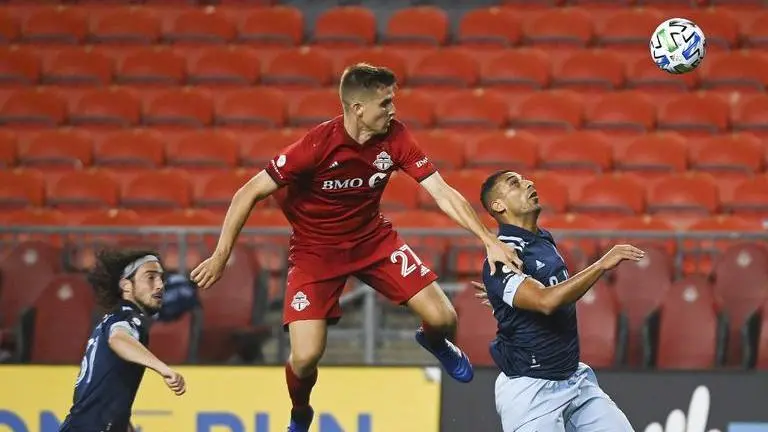 Toronto beats Vancouver 1-0, extend unbeaten streak to 17