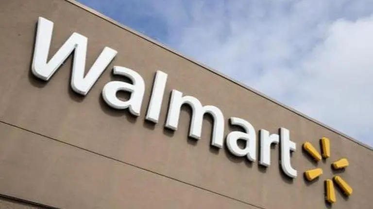 Walmart returns guns and ammunition to US store displays