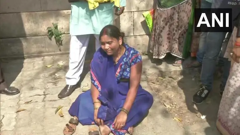 Nirbhaya case: Wife of death-row convict Akshay faints outside court