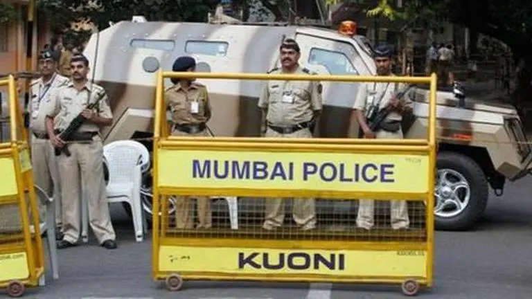 Mumbai 2-km radius rule: Cops allow travel 'closer to home'