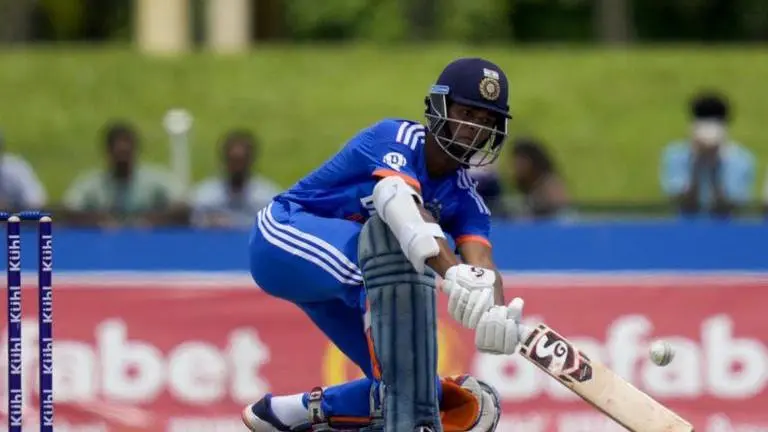 IND vs WI: Yashasvi Jaiswal hits six with a shot very rarely hit by Indian batsman- WATCH IND vs WI: Yashasvi Jaiswal hits six with a shot very rarely hit by Indian batsman- WATCH
