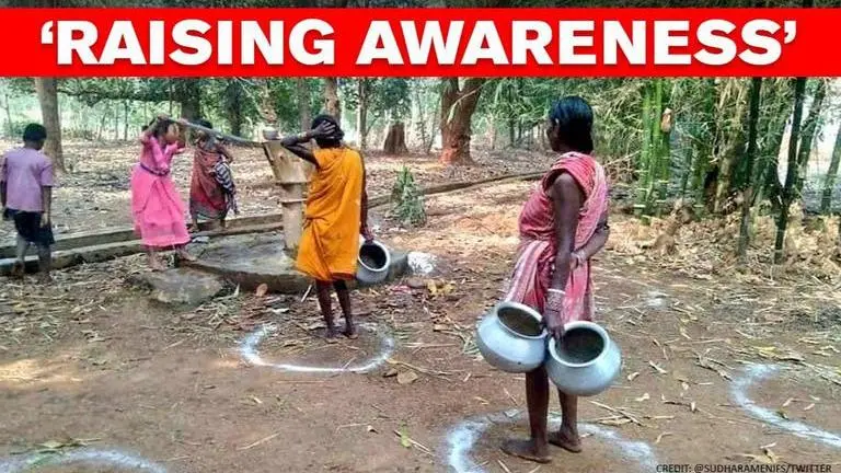 Coronavirus: Photo of villagers maintaining social distancing inspires people Coronavirus: Photo of villagers maintaining social distancing inspires people