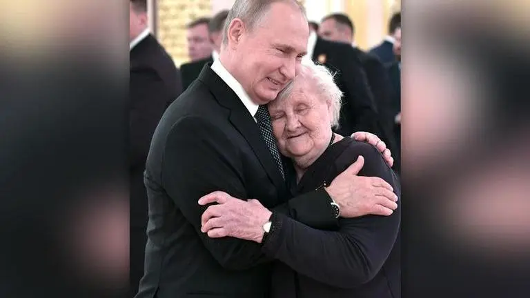 Russia's govt shares Vladimir Putin's pic with his class teacher on World Teachers Day Russian President