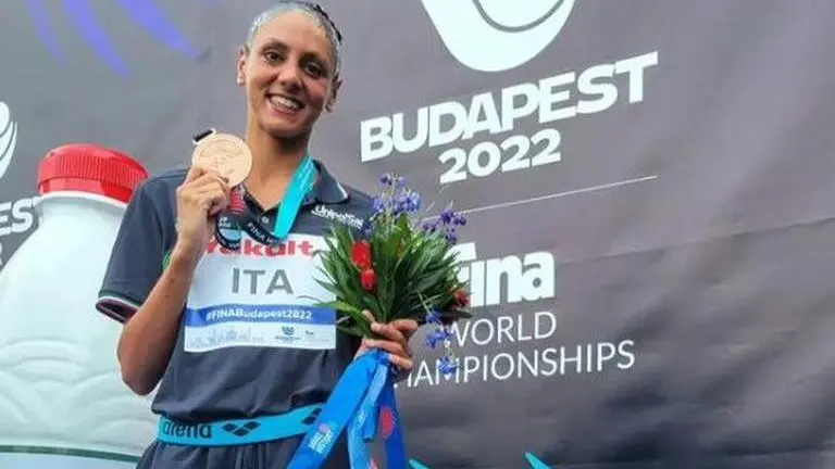 Olympic swimmer Linda Cerruti hits back at sexist comments over beachside medal photo Linda Cerruti