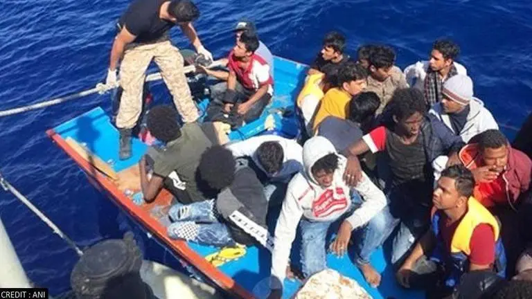 Italy: 539 migrants approaching southern island of Lampedusa rescued from fishing boat Europe migrant crisis