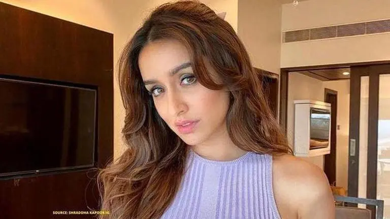 Shraddha Kapoor hails Anganwadi workers for distributing essentials at doorstep Shraddha Kapoor hails Anganwadi workers for distributing essentials at doorstep