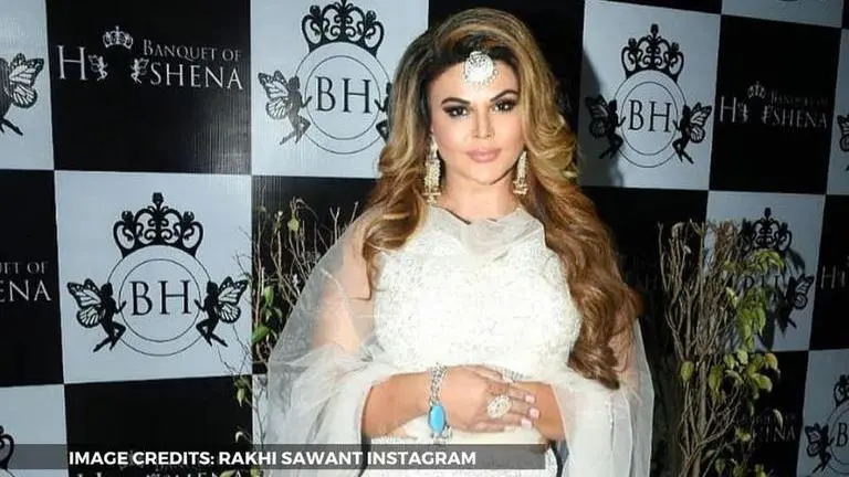 Rakhi Sawant recalls how her dad died as she condoles Hina Khan's father's demise Rakhi Sawant