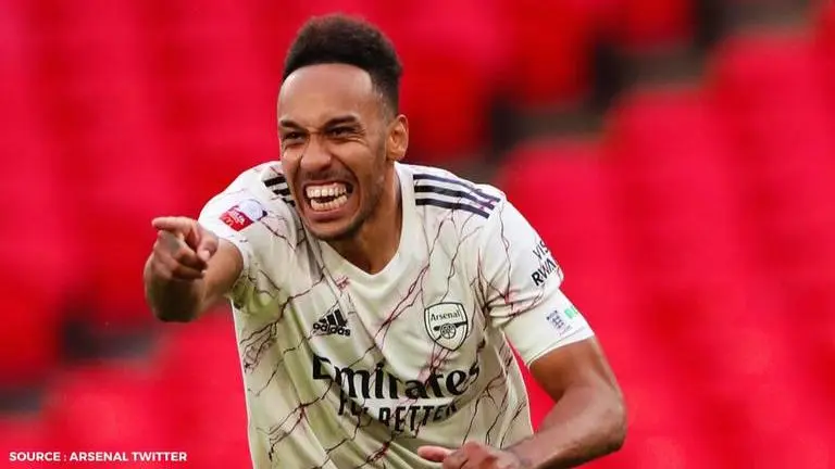 Aubameyang agrees three-year extension with mammoth wages surpassing Ozil's numbers aubameyang