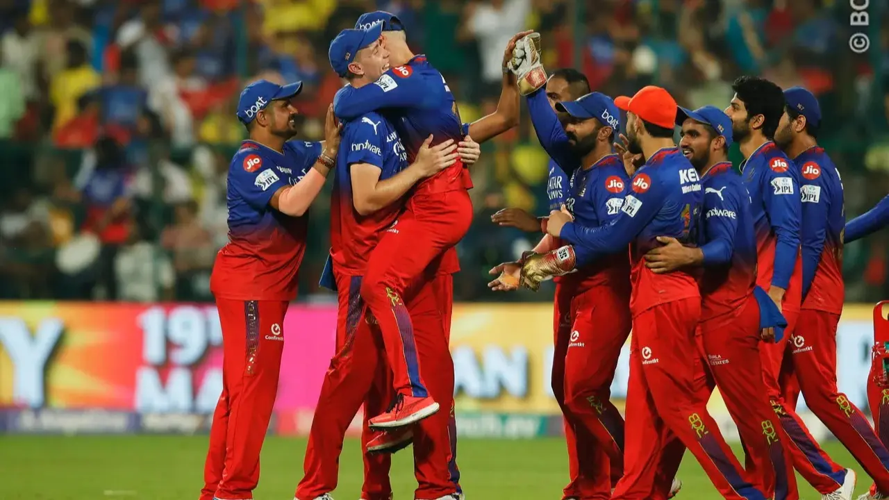 11 needed off 5 balls, Dhoni and Jadeja on crease: This is how RCB pulled off a big heist vs CSK RCB beat CSK
