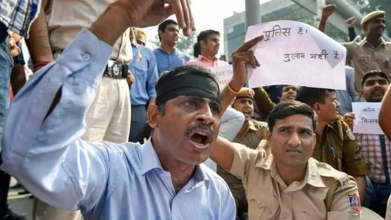 Former and off-duty cops, families protested outside Delhi Police HQ on Nov 5: Minister Delhi