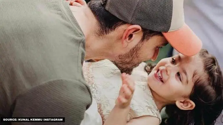 Kunal Kemmu is all ears to daughter Inaaya Naumi’s ‘fun’ stories amid lockdown Kunal Kemmu loves to listen stories by daughter Inaaya Naumi, finds fun in it