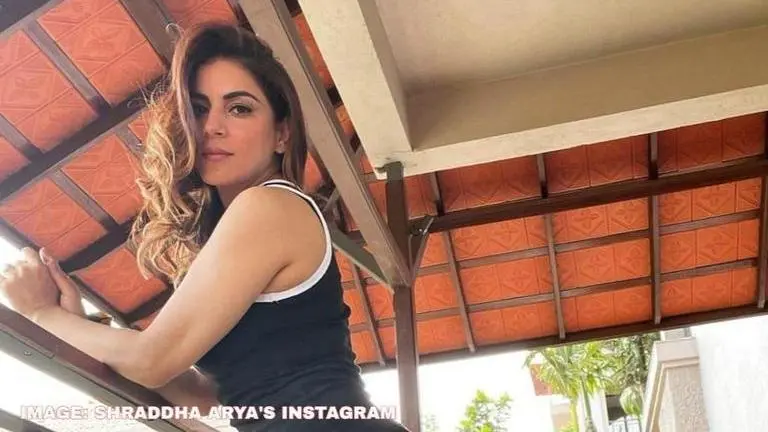 Shraddha Arya's Soniye Hiriye, Car Gabru Di, Guilty - A look at her music videos Shraddha Arya